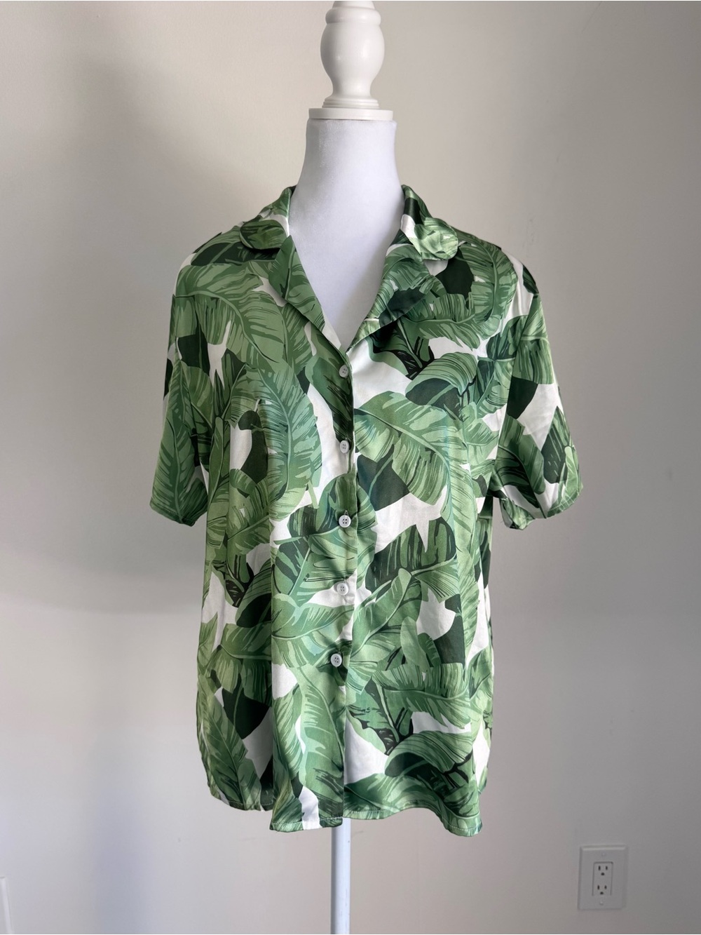 HOTOUCH Tropical Button Front Pajama Top Green Cream Size L GUC